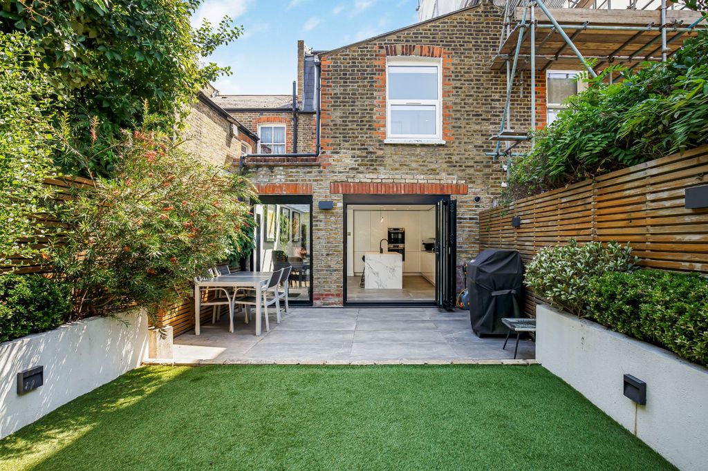Property photo 2 of 20 Picture No. 08