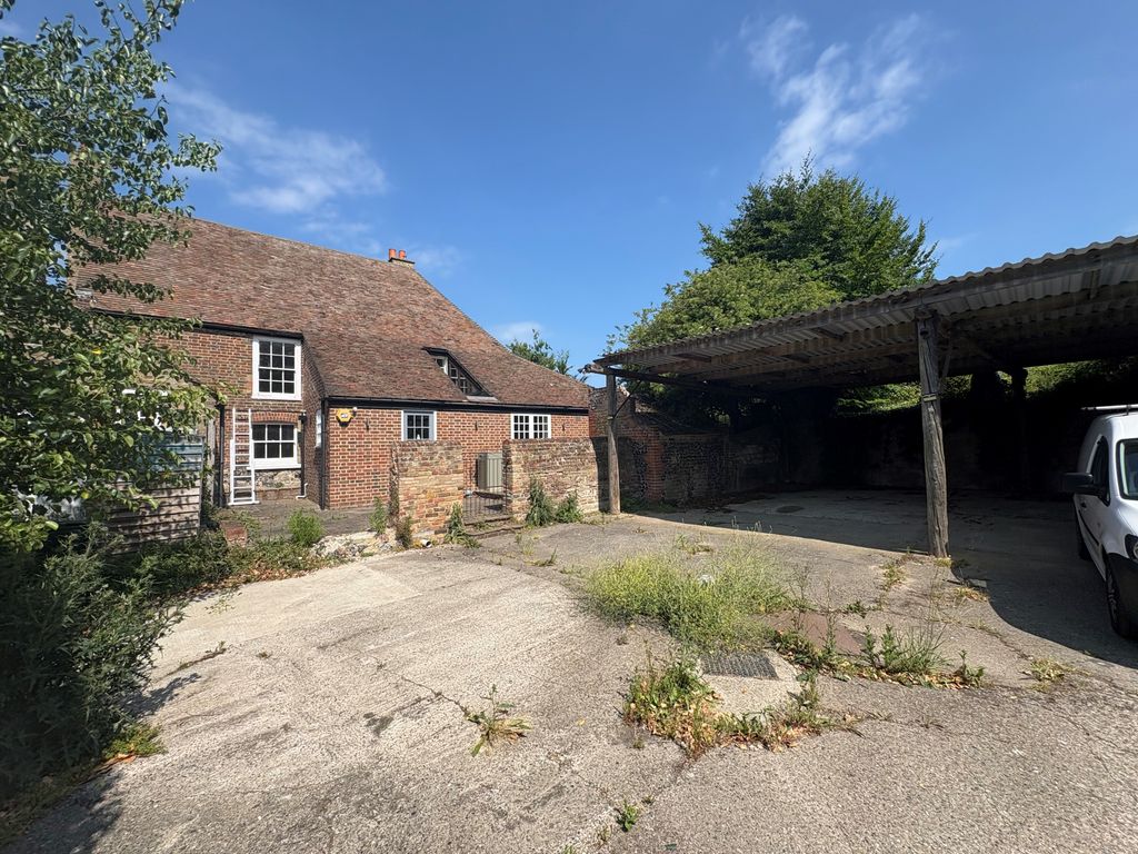 Property photo 2 of 26