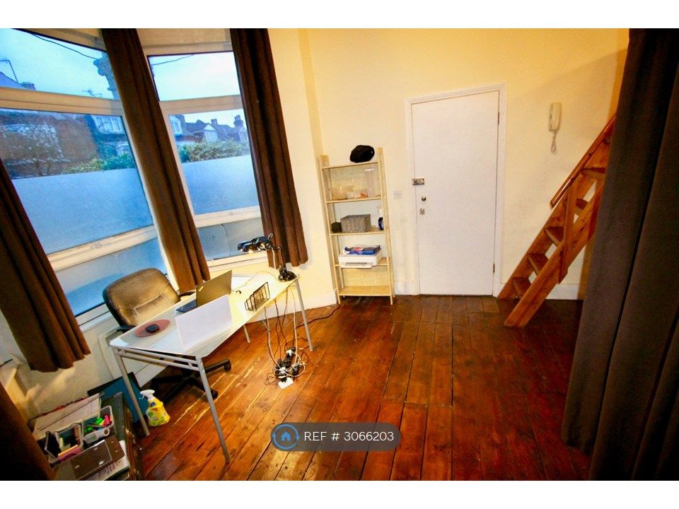 Property photo 2 of 9 Looking Towards Entrance