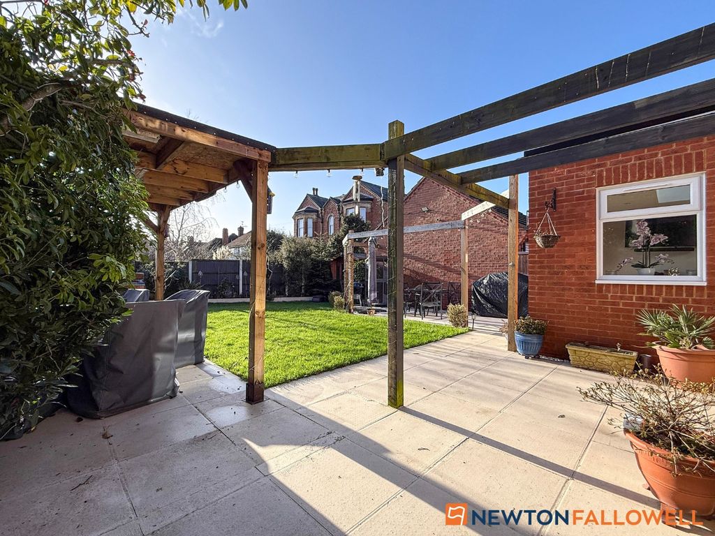 Property photo 3 of 32