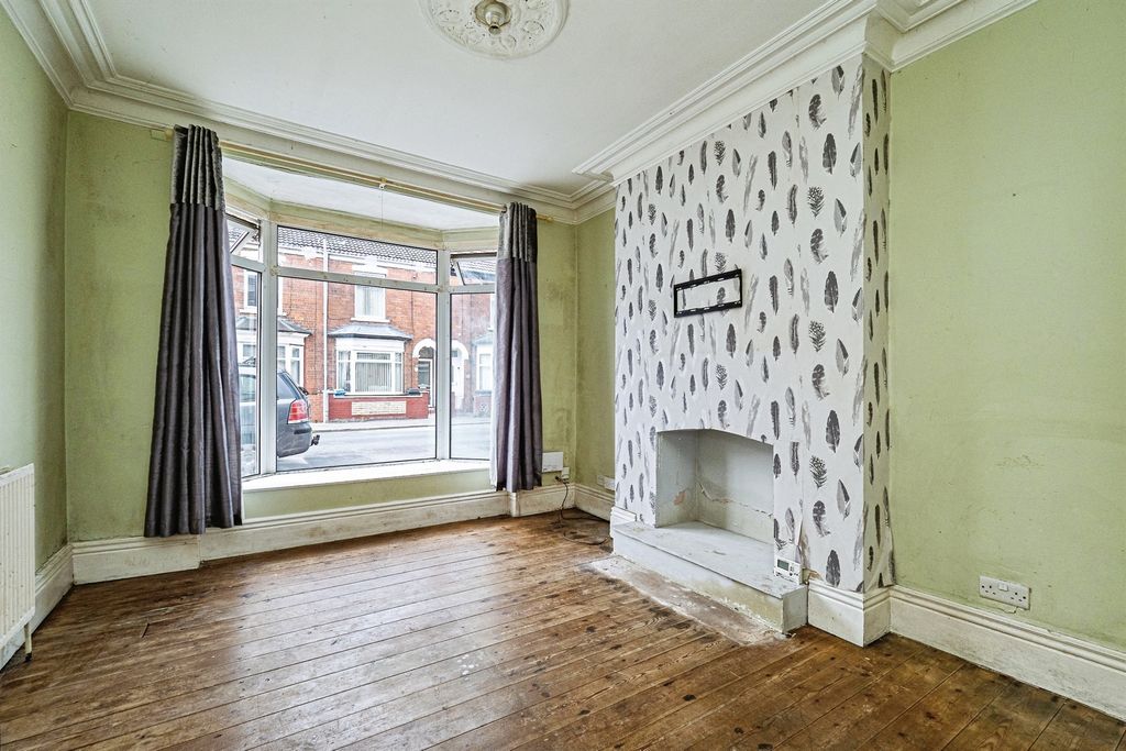 Property photo 2 of 12