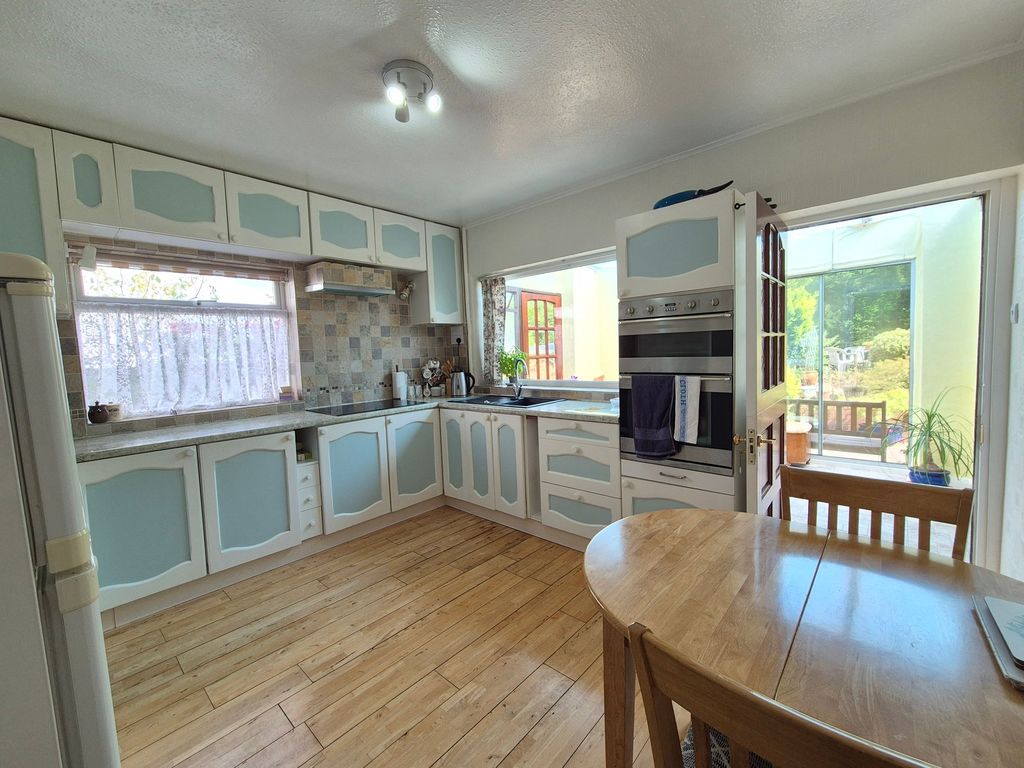 Property photo 2 of 26