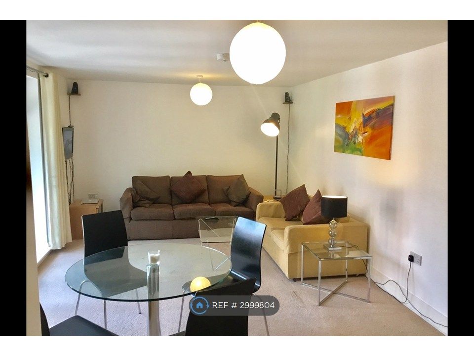 Property photo 1 of 6 Dining Area / Living Room
