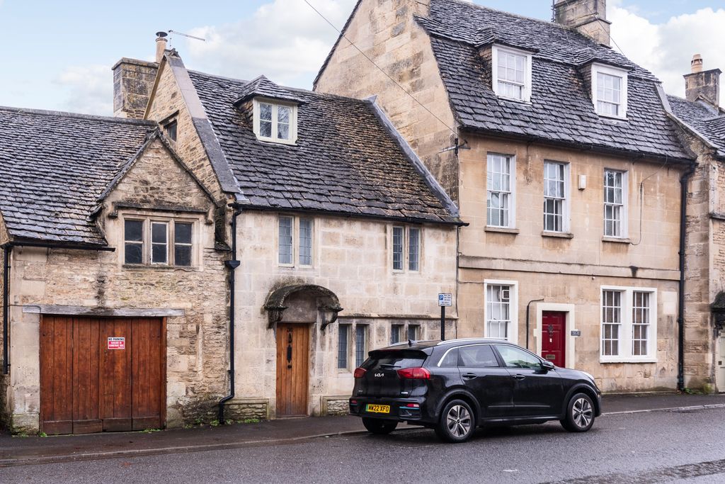 Property photo 1 of 20