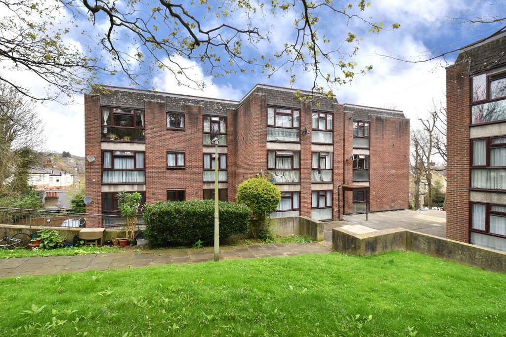 Property photo 1 of 10