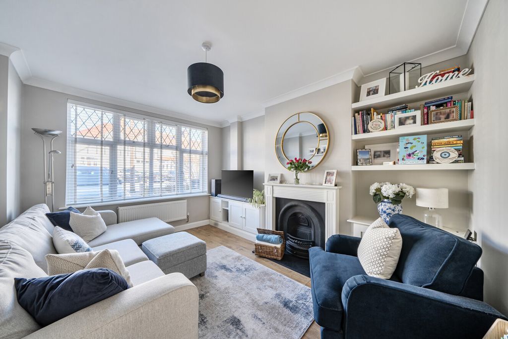 Property photo 2 of 17 1430823-16-69B974...