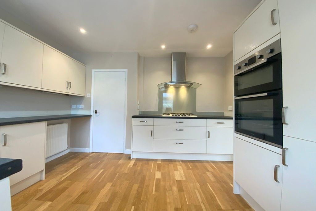 Property photo 3 of 22 Kitchen