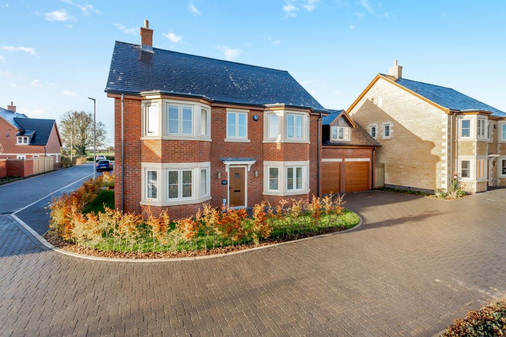Property photo 1 of 17 The Egleton