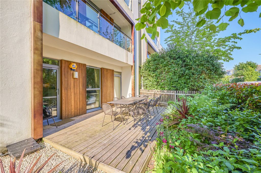 Property photo 1 of 11 Picture No. 24