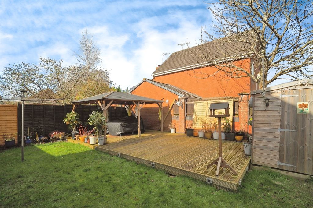 Property photo 2 of 17