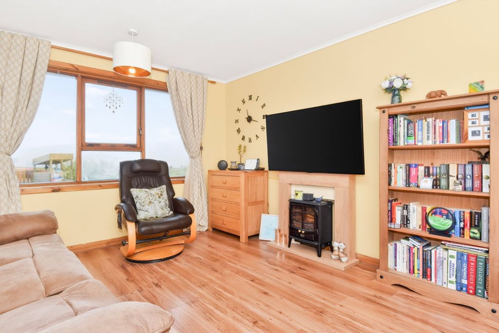 Property photo 3 of 29