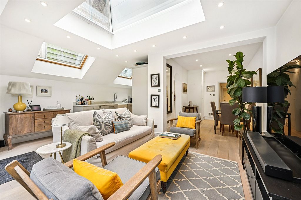 Property photo 3 of 15 Reception Room