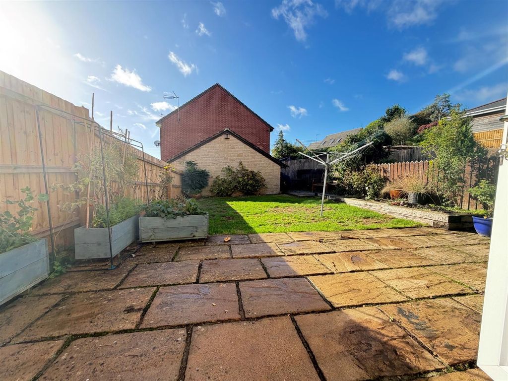 Property photo 3 of 7 Garden