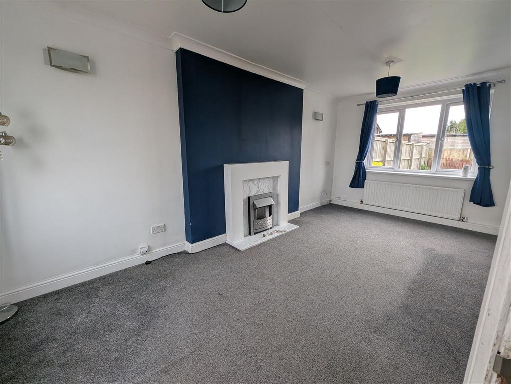 Property photo 2 of 12 Lounge