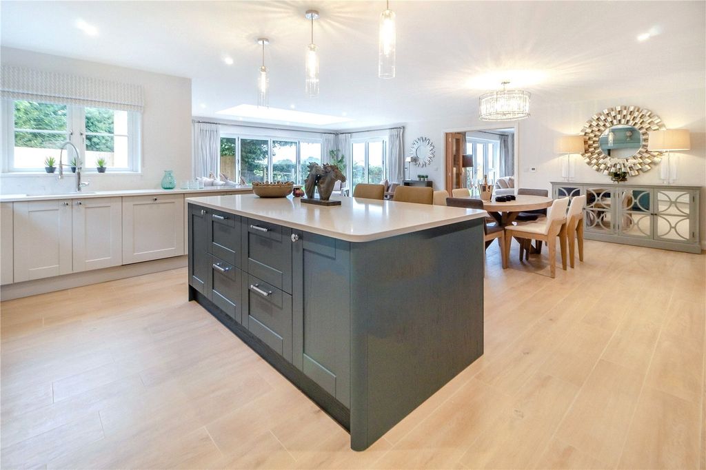 Property photo 2 of 31 Picture No. 20