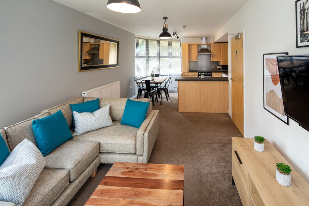 Property photo 1 of 18 Hope Court Flat 3 Living Room 3