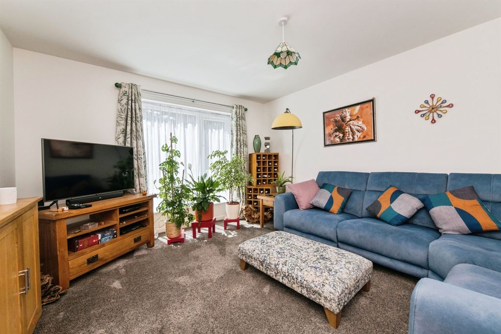 Property photo 2 of 15