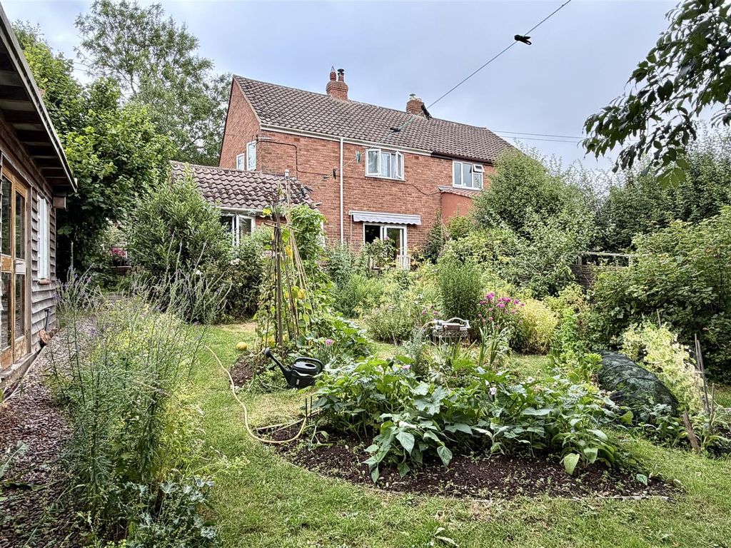 Property photo 1 of 40