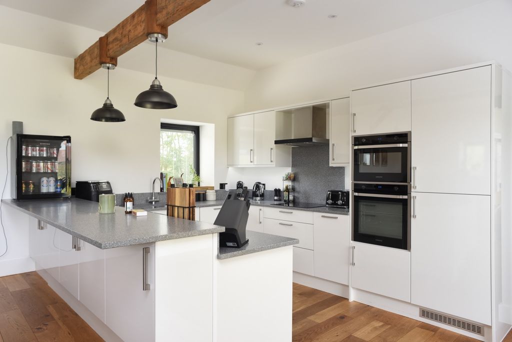 Property photo 3 of 30 5164178