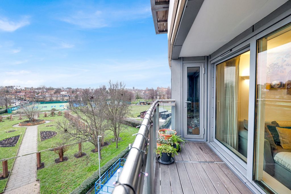 Property photo 2 of 22