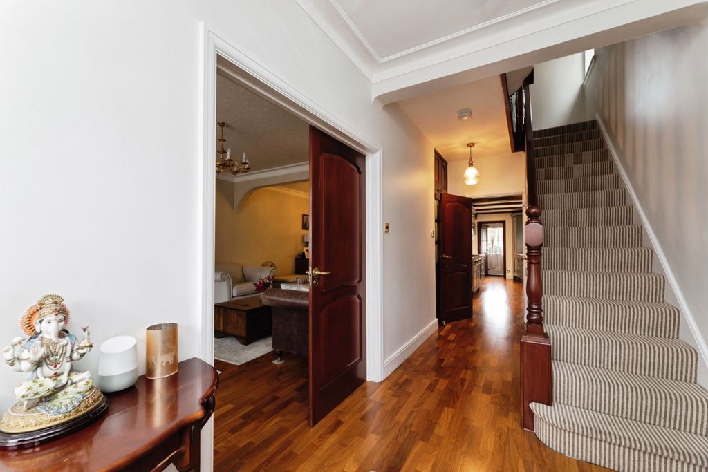 Property photo 2 of 20 Pbox-Img.Jpg