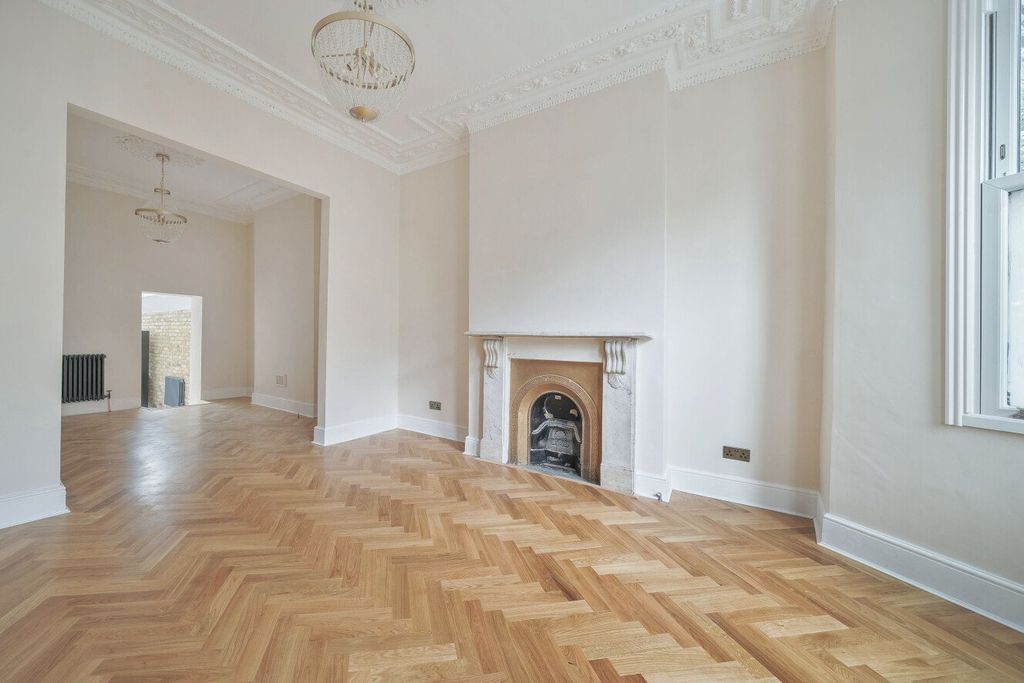 Property photo 2 of 28 Picture No. 37