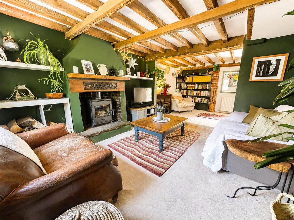 Property photo 2 of 39 Little Croft - Lounge.Jpg