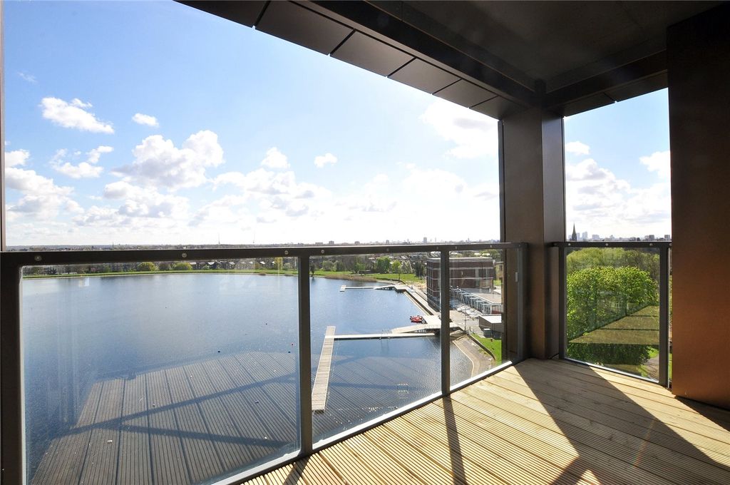 Property photo 1 of 14 Balcony