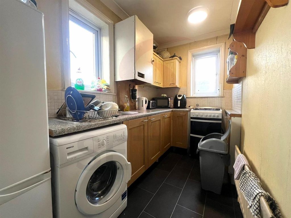 Property photo 3 of 5 Communal Kitchen