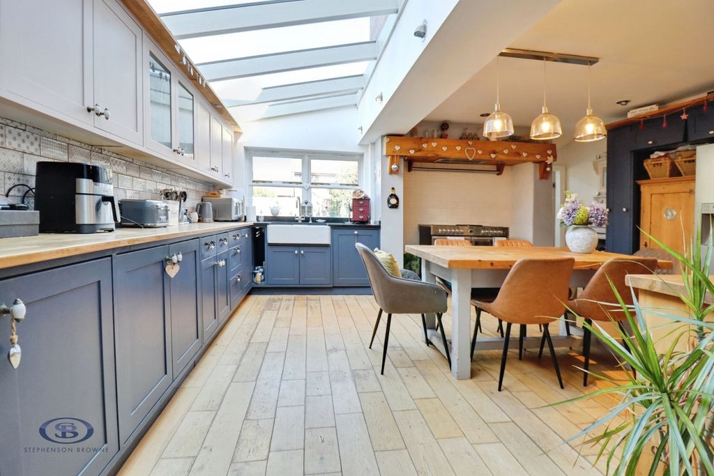 Property photo 2 of 25 Pbox-Img.Jpg