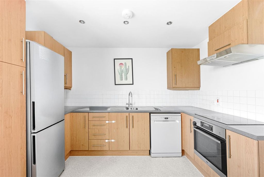 Property photo 3 of 8