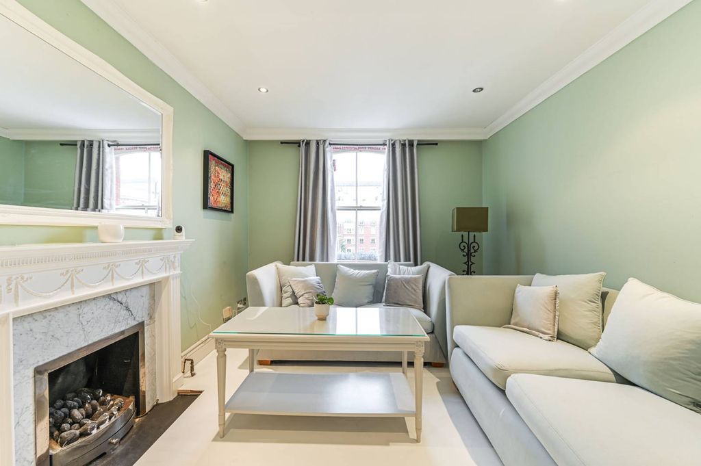 Property photo 3 of 23