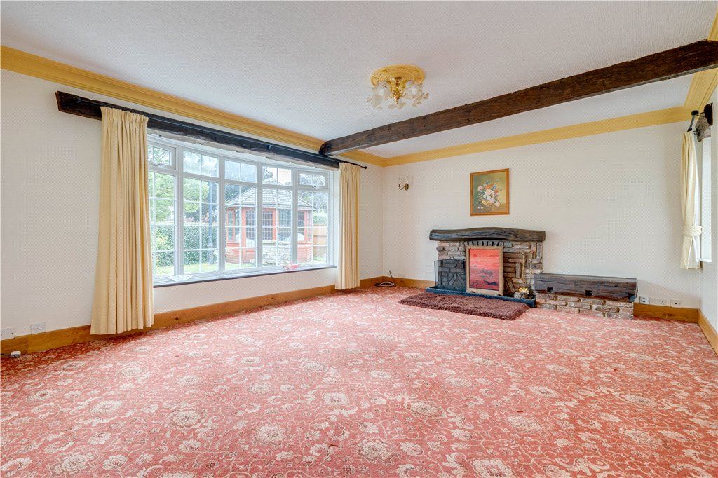 Property photo 2 of 16 Sitting Room