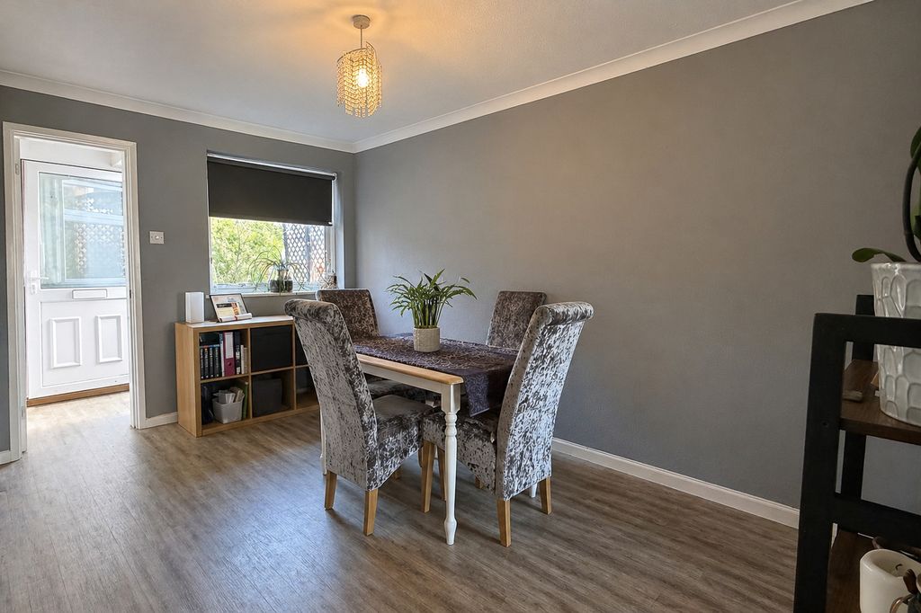 Property photo 3 of 17 3