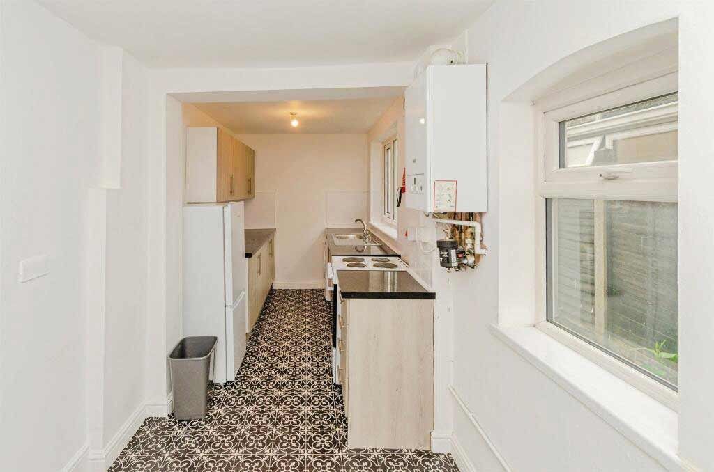 Property photo 3 of 5