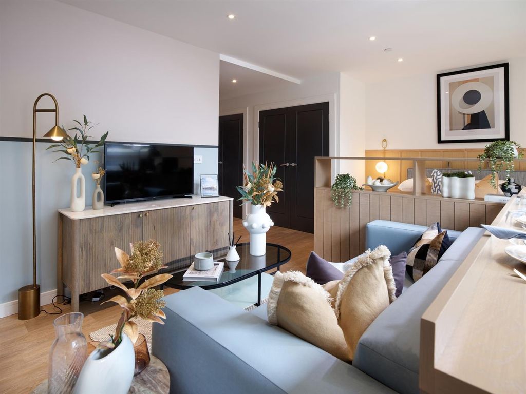 Property photo 2 of 17