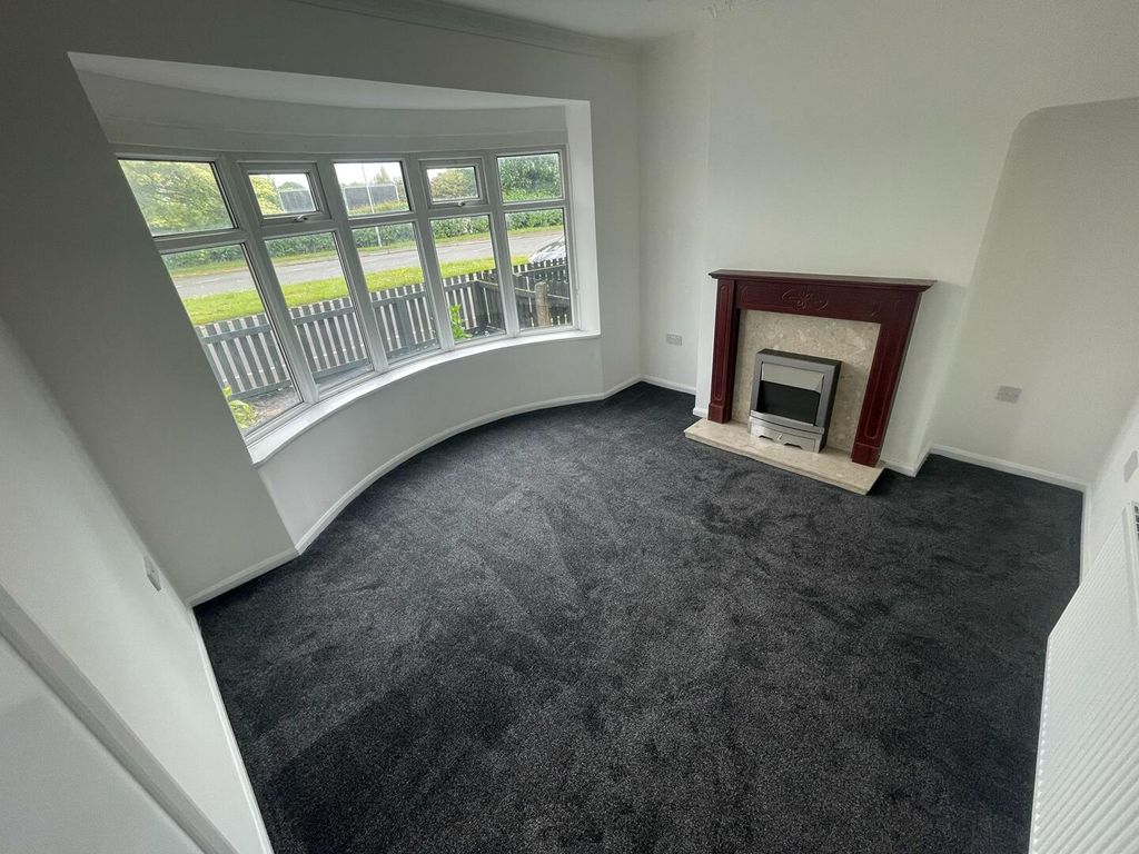Property photo 2 of 19 Living Room
