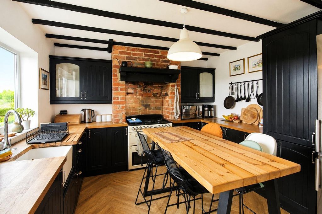 Property photo 2 of 29 Kitchen Diner