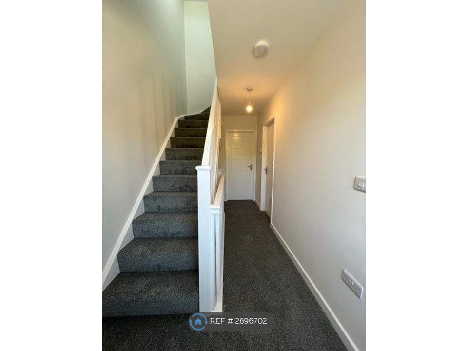 Property photo 2 of 35