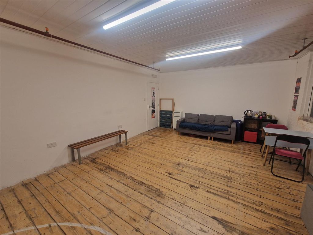 Property photo 3 of 7 5.Jpg