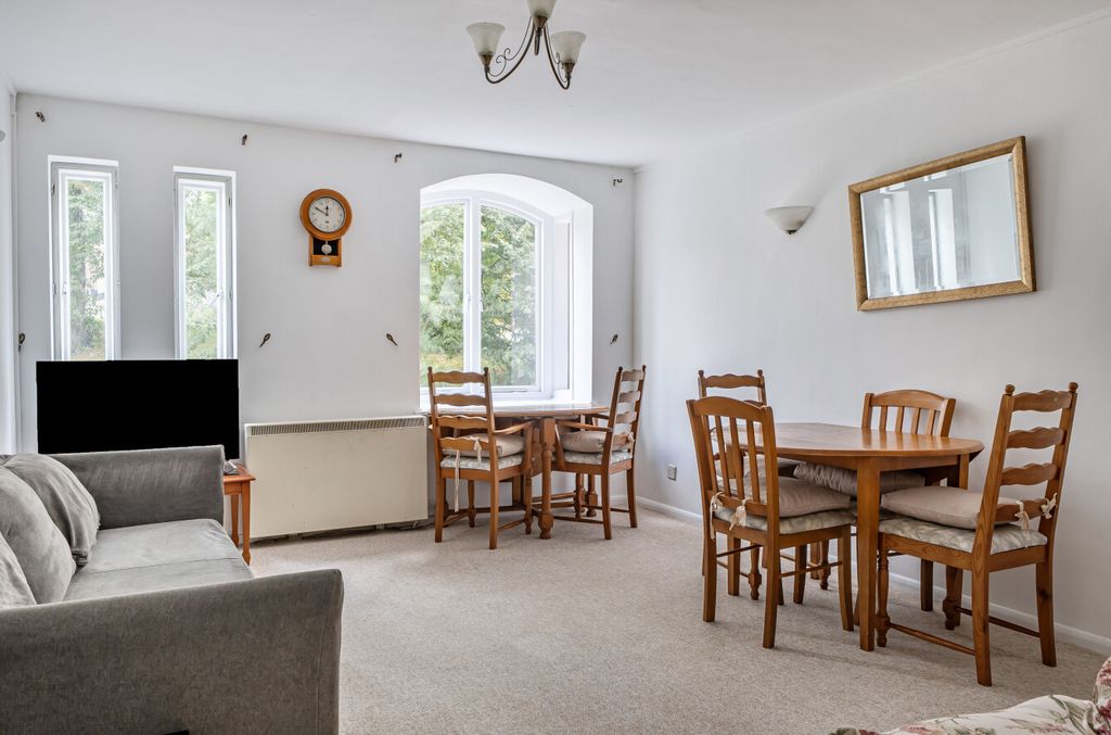 Property photo 3 of 13 1360058-20-68d407...
