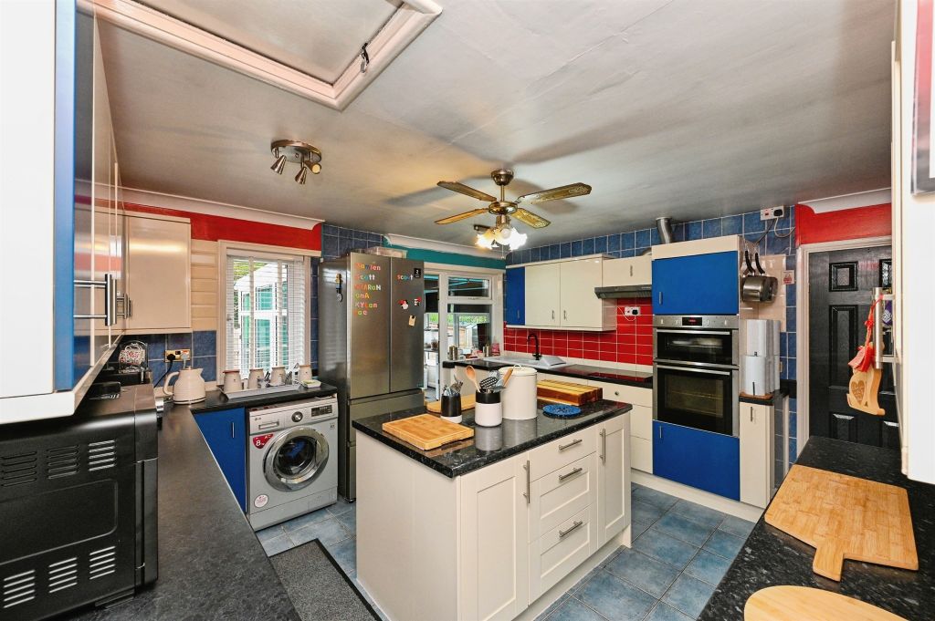 Property photo 2 of 16