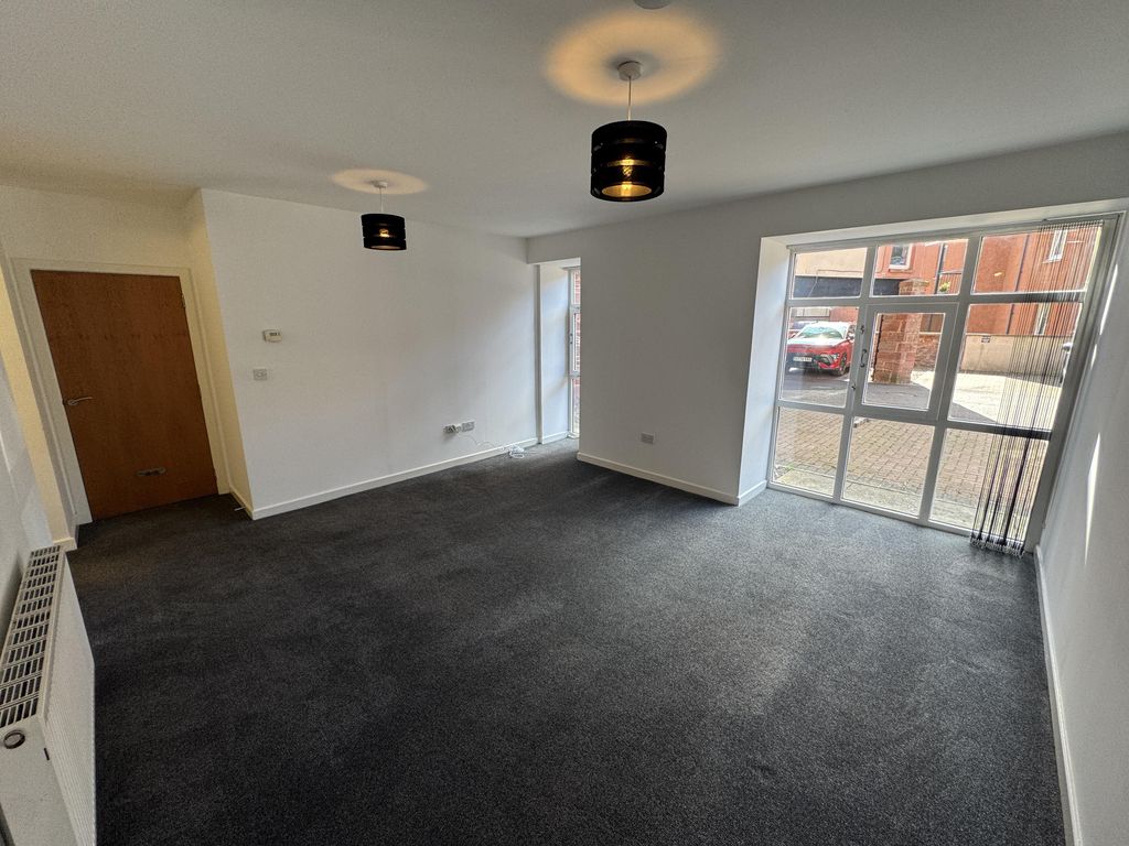 Property photo 2 of 25