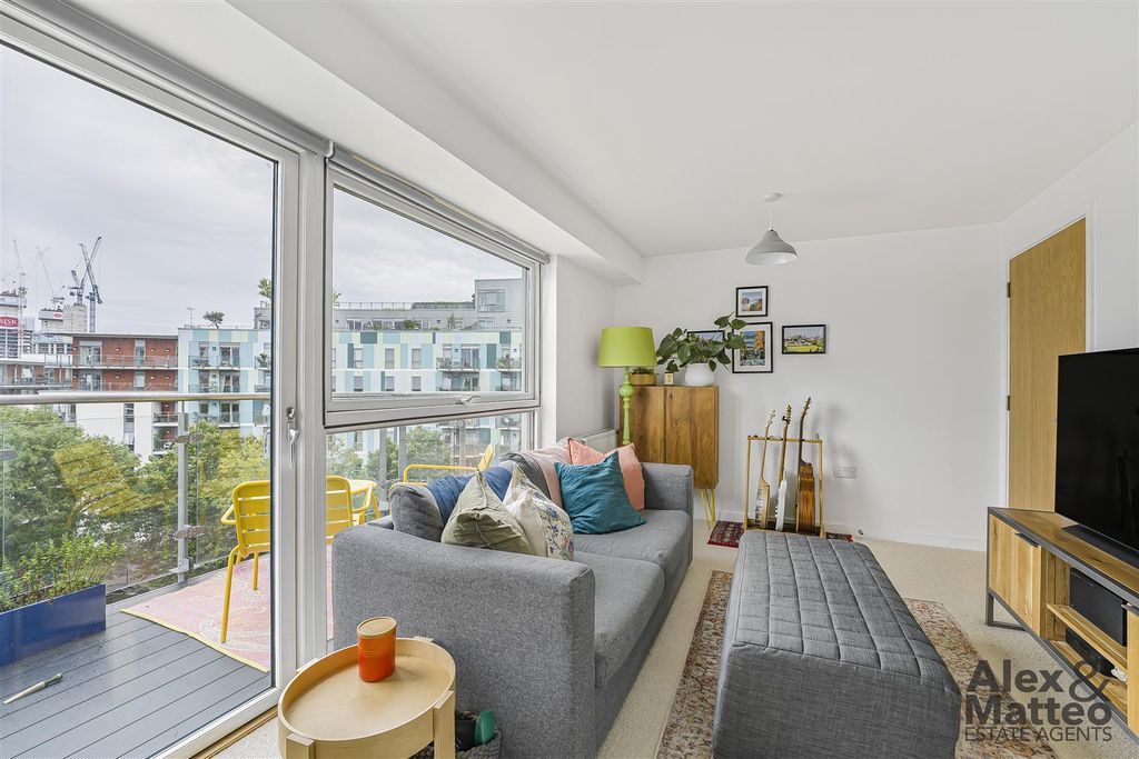 Property photo 3 of 19 Davoll Court