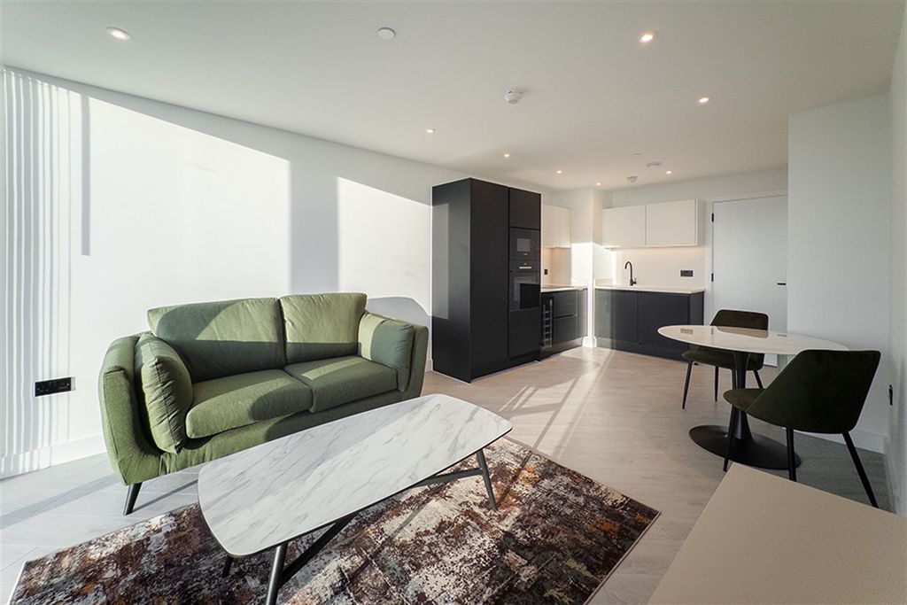 Property photo 1 of 18 (Main)