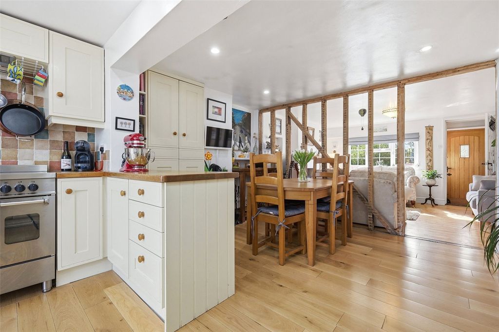 Property photo 2 of 19 Picture No. 14