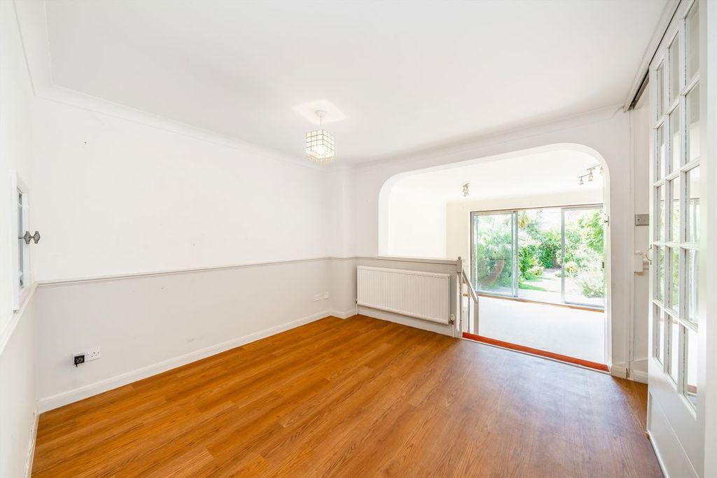 Property photo 2 of 7