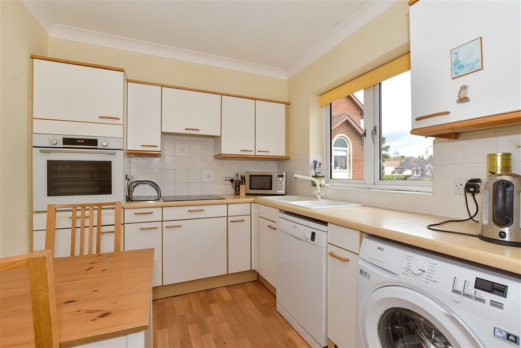 Property photo 3 of 9 Kitchen