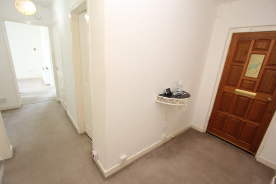 Property photo 2 of 13 Hallway