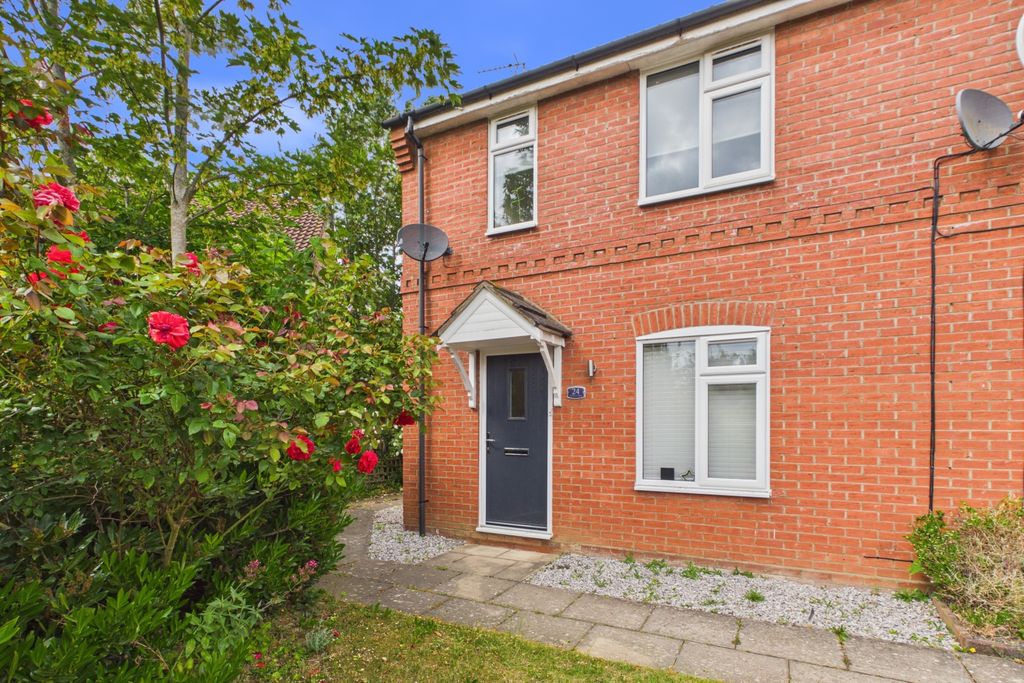 Property photo 1 of 18 Ewemove - Spalding - Daniels Gate - Front Of Hous